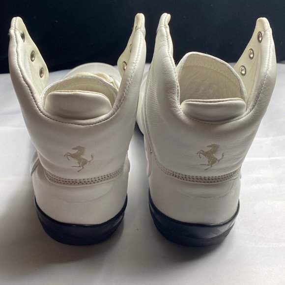 Puma Limitate Ferrari Scuderia White Limited Edition US 7 (only 499 pairs made) - Picture 4 of 12